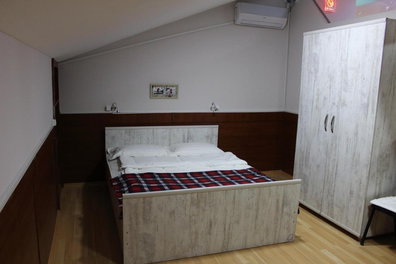Hostel Portal Tbilisi Esterno foto