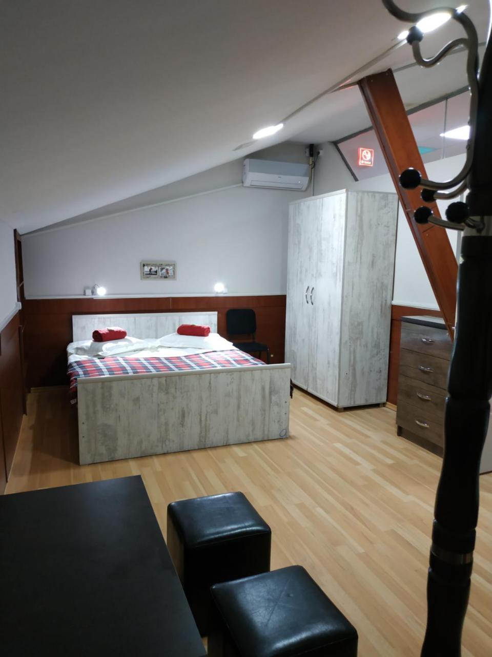 Hostel Portal Tbilisi Esterno foto