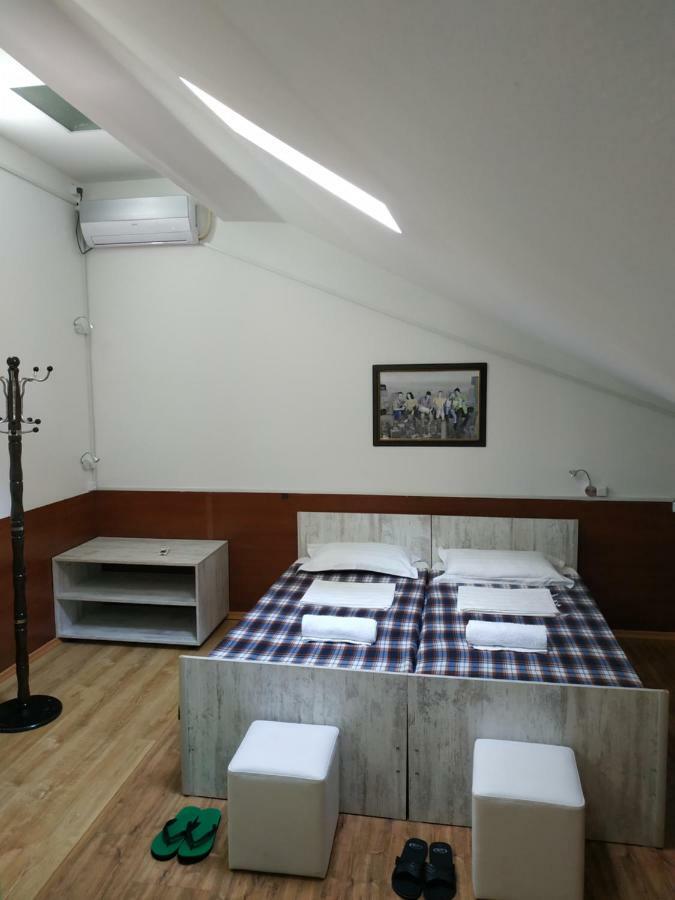 Hostel Portal Tbilisi Esterno foto